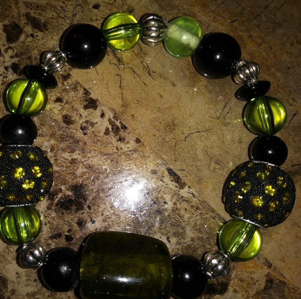 Green beaded bracelet